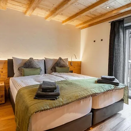 Cozy Penthouse アパート *